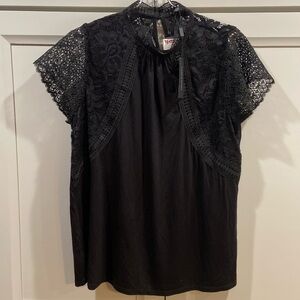 Cable & Gauge NWT Lace Blouse Top Women Sz L black Short Sleeve  V-Neck Viscose